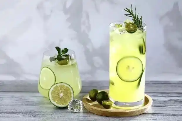辰颐物语:炎炎夏日,来一杯清爽柠檬饮,好喝又健康