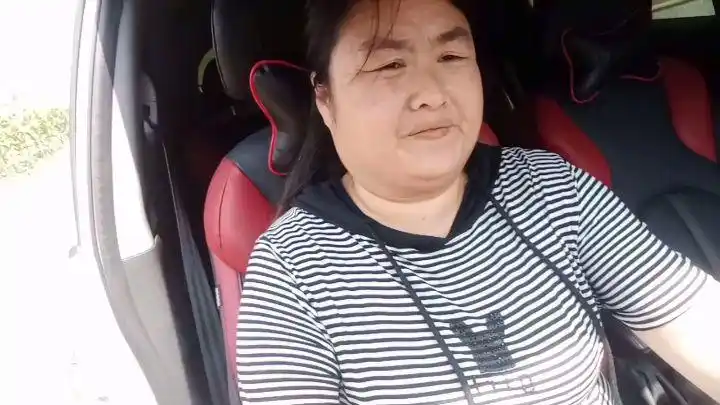 胖妈一路加快速度接儿子还是晚了