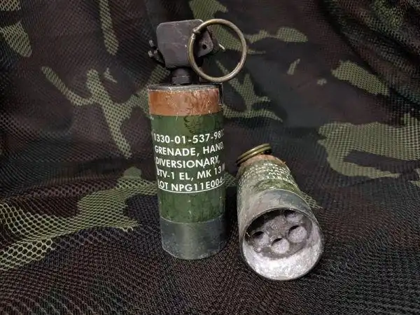 同样是克里斯篇限定的手榴弹.