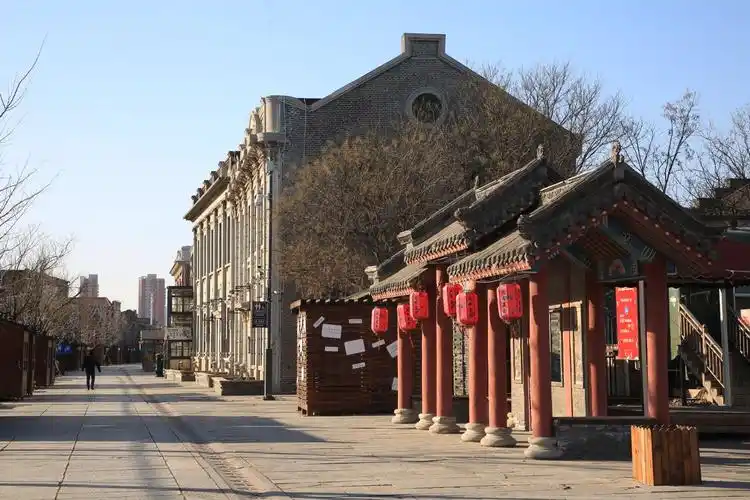 辽宁省营口市位于辽东半岛西北部,渤海辽东湾东北岸,大辽河入海口左岸