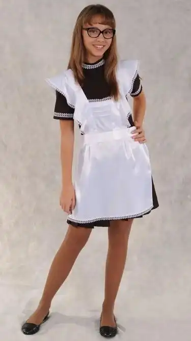 俄罗斯女生校服:围裙从幼儿园系到高中,蝴蝶结变白绢花