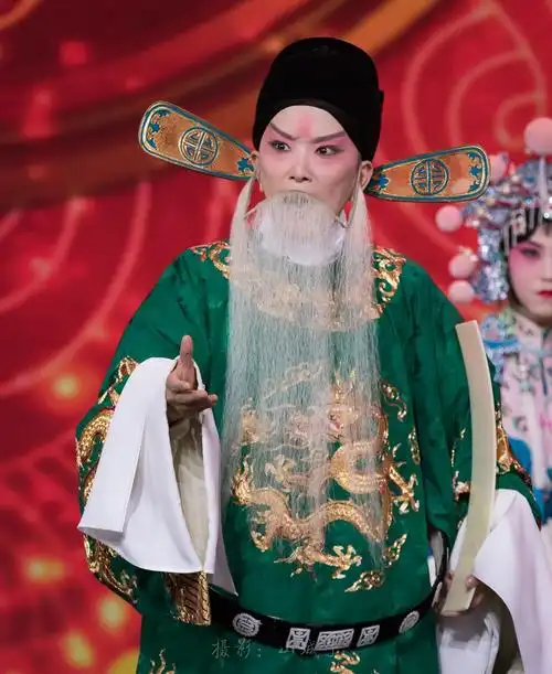 央视2018春节戏曲晚会:京剧《二进宫》.表演:王艳,王珮瑜,王越.