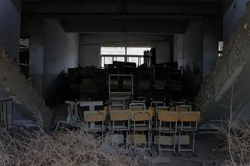 废弃学校