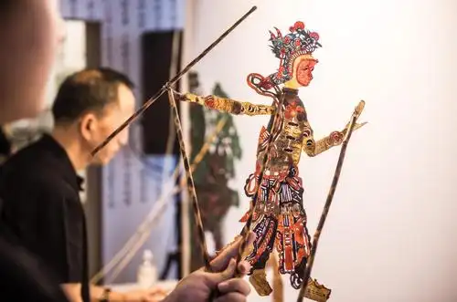 皮影艺术展走进成都ifs光影里的旧日岁月诠释传统文化魅力