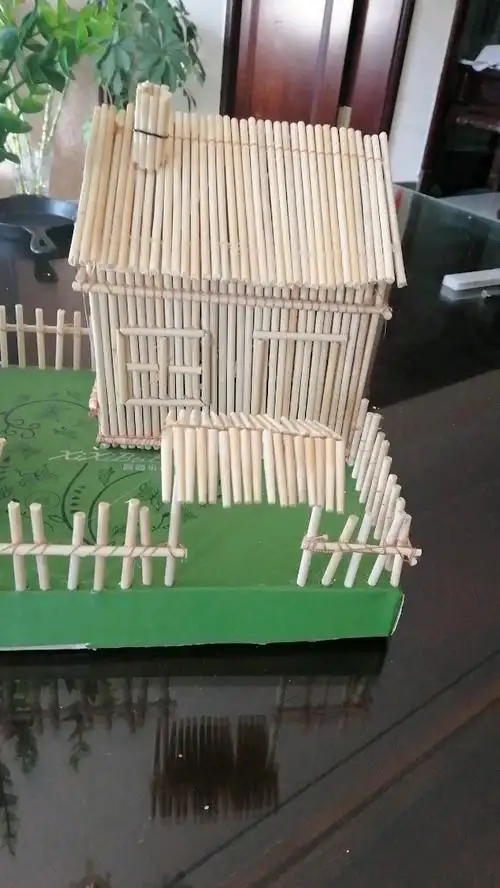 一次性筷子做小房子看起来不错