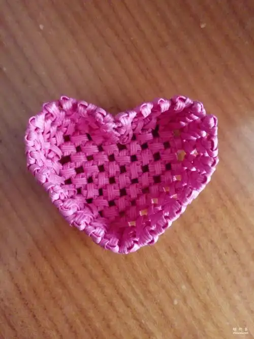 趣味纸编心形收纳盒的创意编织方法 - 制作系手工网