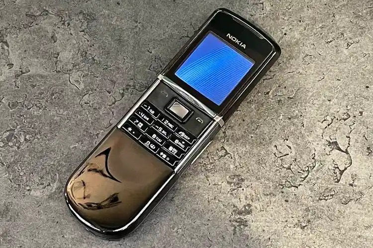 抛弃iphone,我用诺基亚8800 sirocco度过了一天_手机_时间_的设计