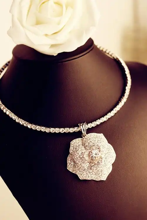 现货!韩货原版定制 小香伯爵系列满钻山茶花朵女短项链项圈 批发