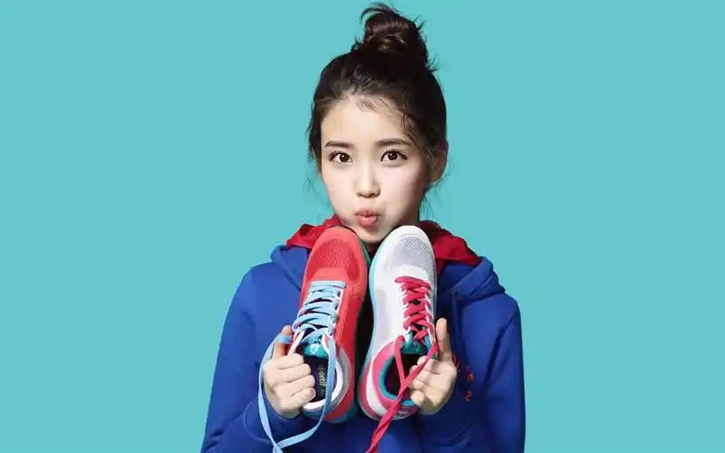 清纯韩国美女写真李智恩iu桌面壁纸