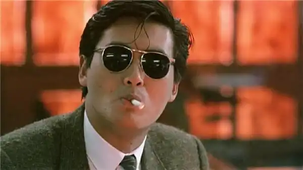 大家提及"赌神"想到的就是竖梳着大背头,穿着西装,自带bgm出场的发哥