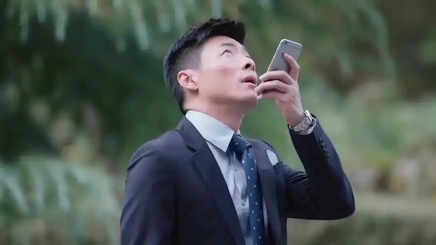 精彩推荐魏巍站在楼底下担心着安迪的情况她的心中混乱