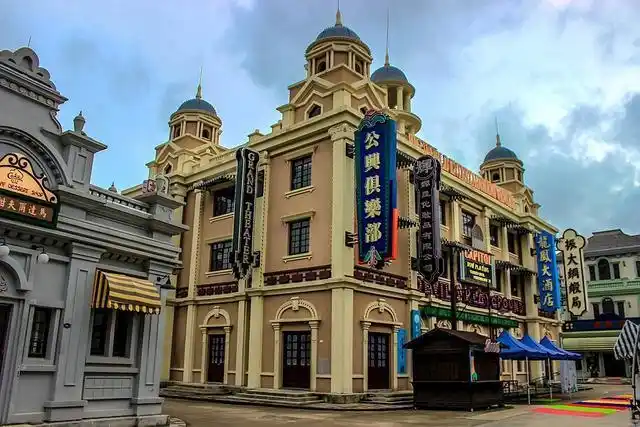 中国海影城一座具有民国风的影城浓缩了民国时期的市井生活上海海影城