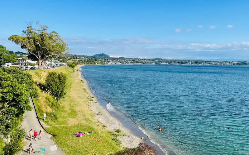 一日游记-新西兰北岛陶波湖lake taupo胡卡瀑布,陶波湖温泉虾