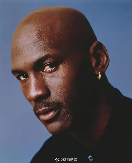 迈克尔乔丹在1996年为gq杂志拍摄媒体照_nba_新浪竞技风暴_新浪网