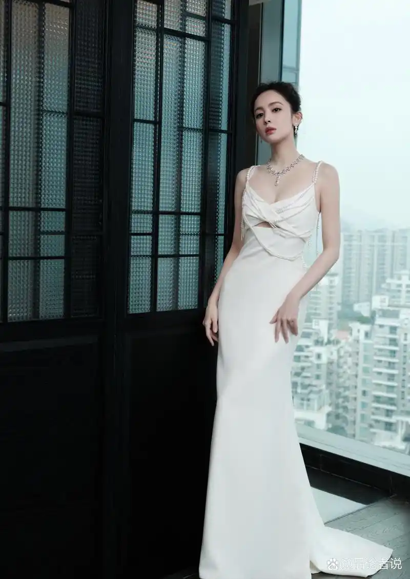 这身材和张天爱两个不分仲伯,要分高下纯属个人喜好谁多一点啦!