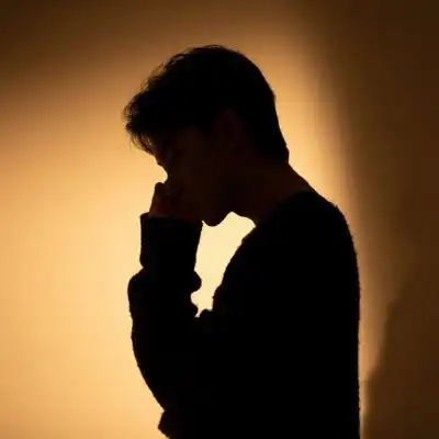 头像男伤感真人男生头像伤感孤独