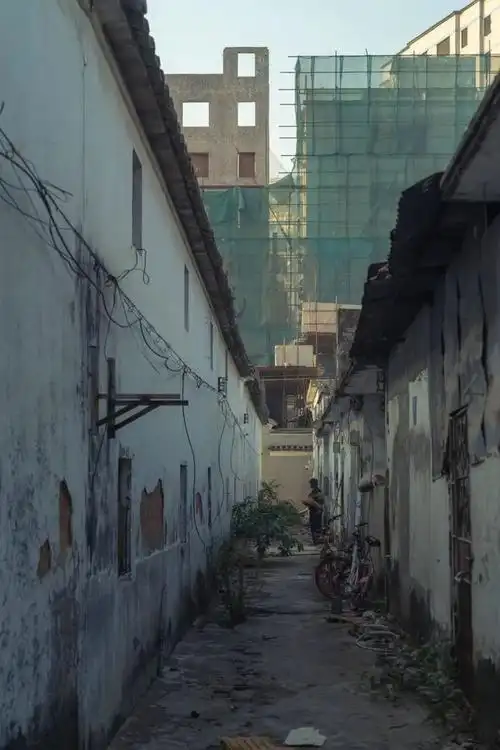 这里曾经千户万户一线天如今正在上演一场焕新蜕变布吉南门墩旧改