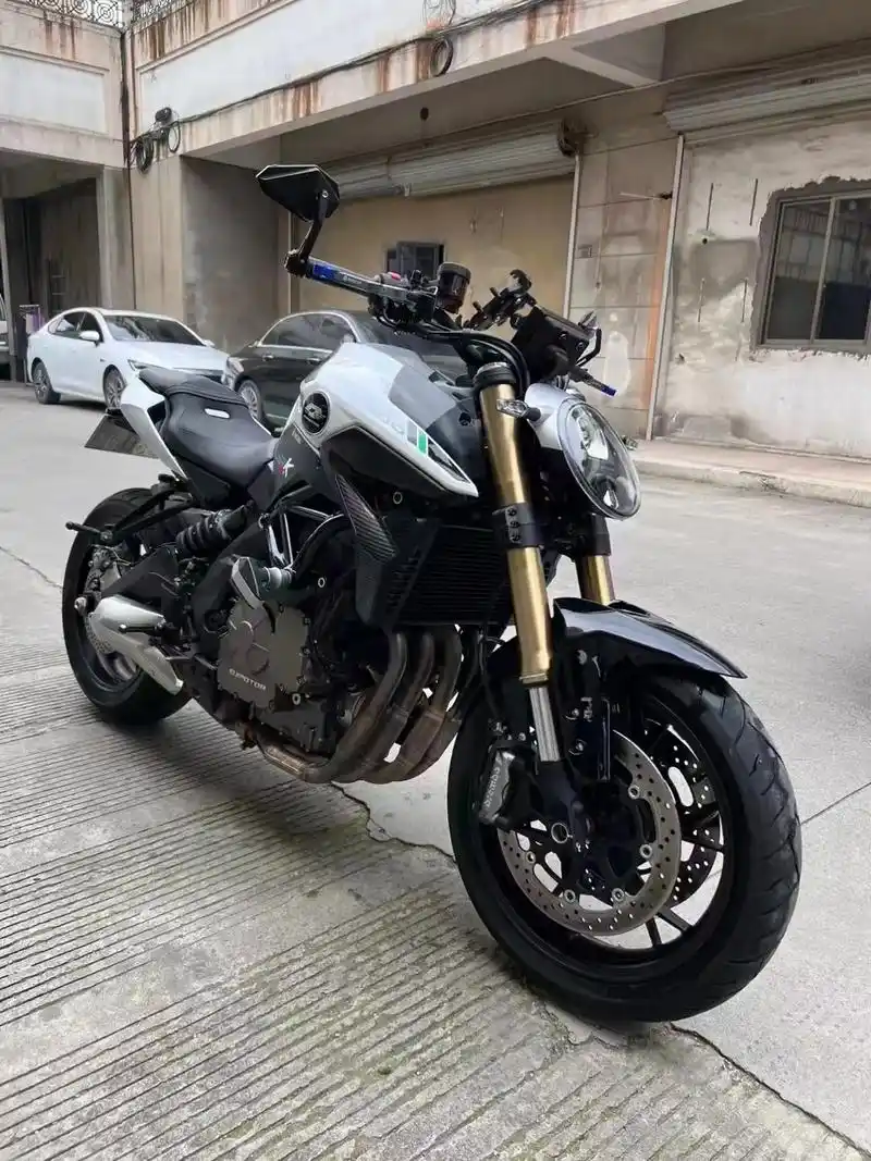 创作灵感 最新到店21年qjmotor追600 圆灯版 顶 - 抖音