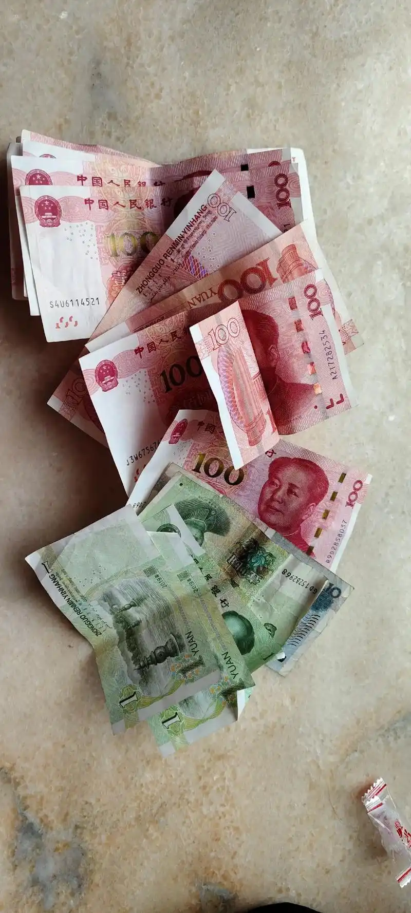 首先要感谢老公女儿儿子,给自己的一个惊喜,做母亲的