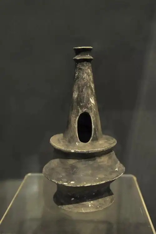 昙石山文化遗址的阿拉丁神灯陶塔式壶栋栋娜娜说文物100