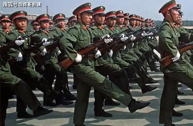 85式军服成我军列装时间最短的军服