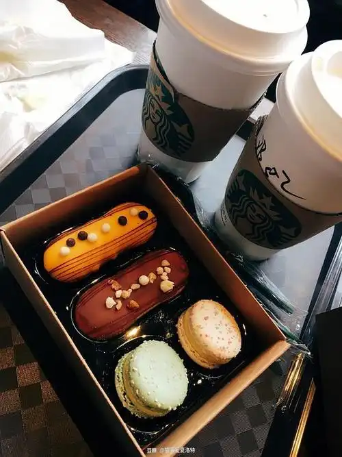 星巴克里这个小点心很喜欢哈!吃了好几次.
