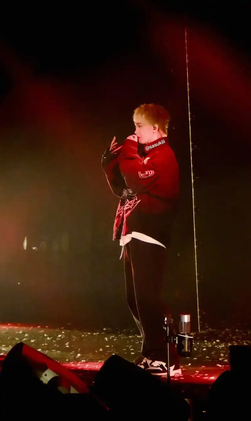 你陪我去看tt嘛#tizzyt巡演来之不易 #谢锐韬 - 抖音