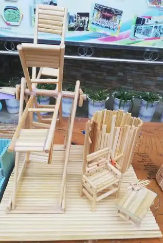 通用技术期末作品展之多功能创意笔筒