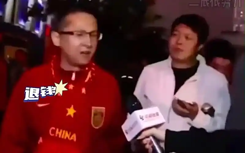 国足那些令人"笑出腹肌"的搞笑瞬间