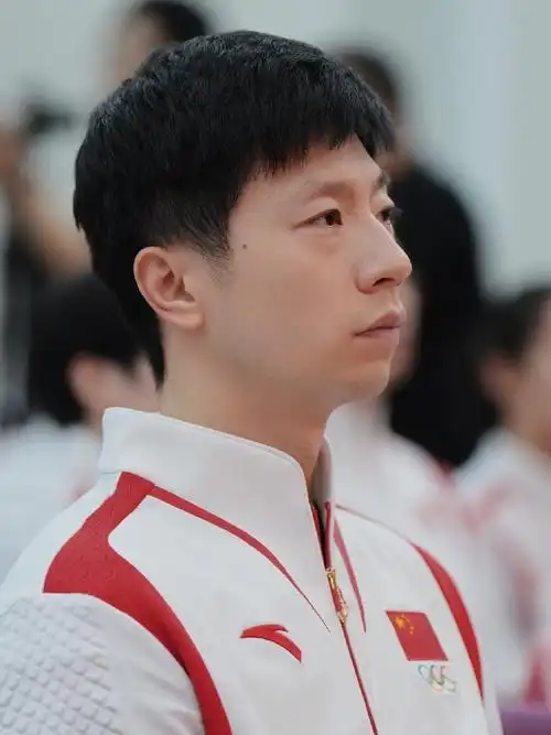 五金,从鞍山小马到中国乒乓球队队长马龙和开幕式中国体育代表团旗手