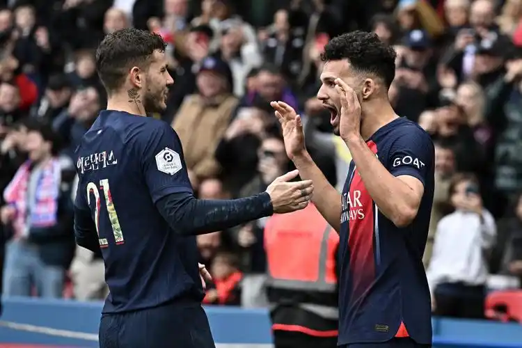 足球——法甲:巴黎圣日耳曼平兰斯_腾讯新闻