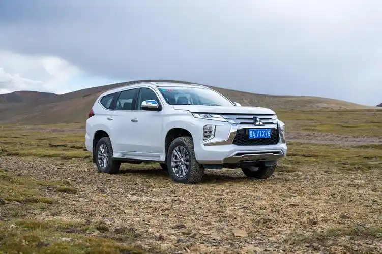 2020款三菱帕杰罗劲畅进口