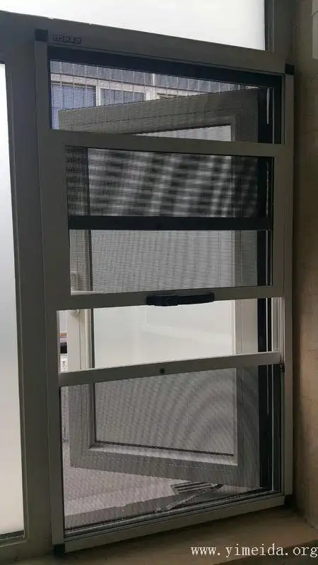 防蚊纱窗安装,看三趟金刚网纱窗现场写真图!