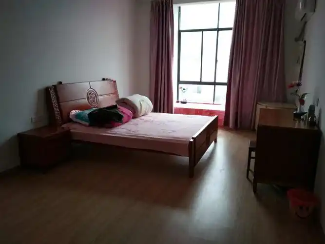 搬迁后干净整洁的房间