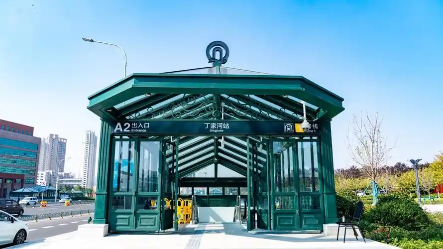 探访青岛地铁1号线南段:6分钟"青黄相接" 时尚设计令人耳目一新凤凰网