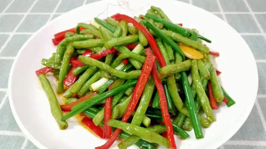 这才是素炒长豆角正确做法,比大鱼大肉还要香,米饭遭不住!