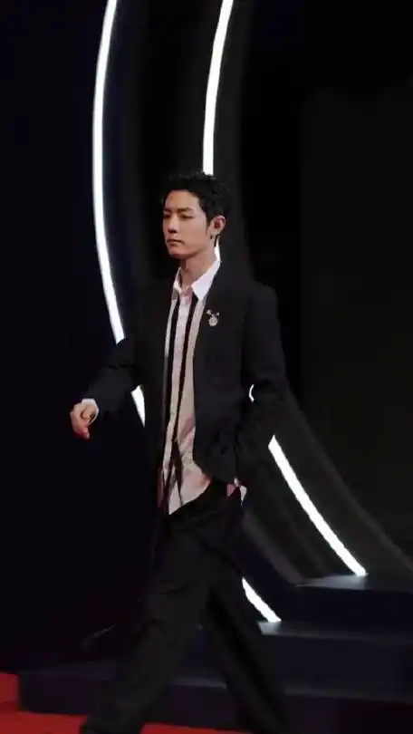 大背头是我永远滴神真的要彻底陷入战哥的盛世美颜中了肖战|背头#肖战