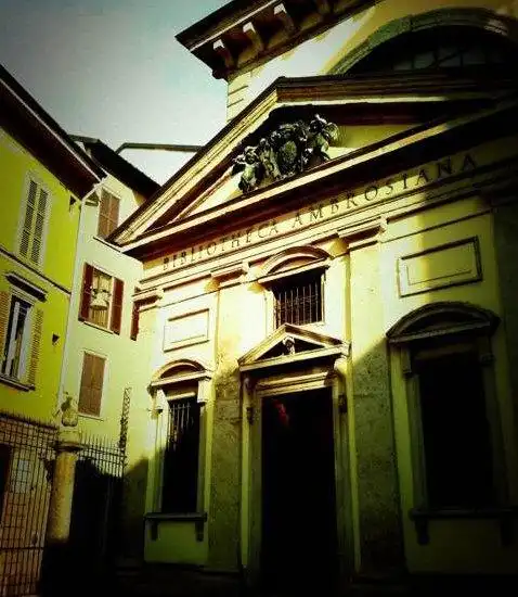 安布洛其亚图书馆