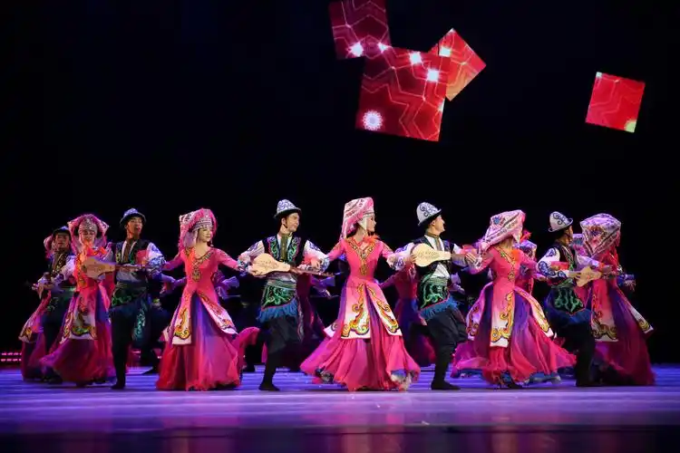 舞彩家园 | 民族舞蹈之——柯尔克孜族舞蹈