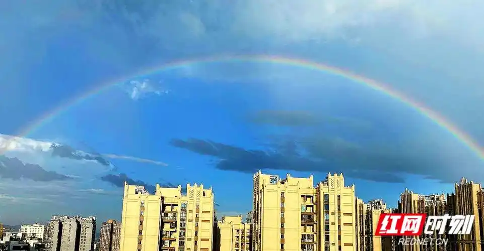 美图丨一场太阳雨湘潭的天空挂起双彩虹