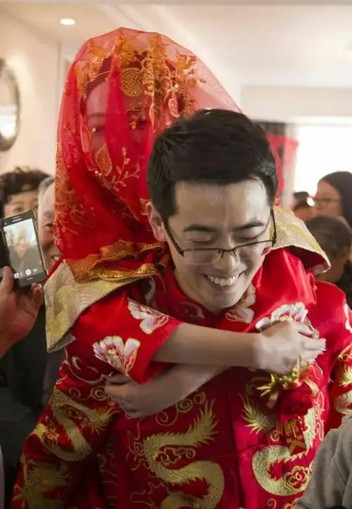 今个儿真高兴,我娶媳妇了.