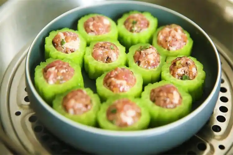 苦瓜酿肉,好吃还降火,做法简单易学,做了一大盘没够吃