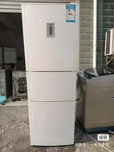 转让一台西门子三门式节能冰箱,容量218升,正常使用,附近可
