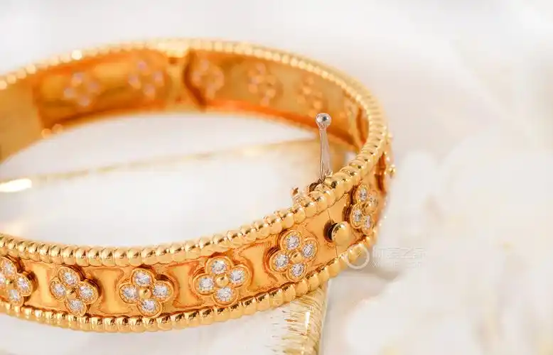 梵克雅宝perl07e系列vcaro3yb00手镯1318