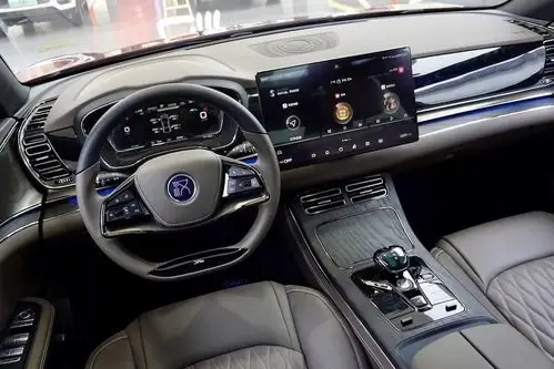 典雅庄重!体验比亚迪汉ev内饰设计和配置