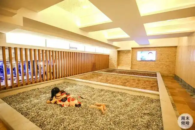 魔都新开18000㎡上引生活水世界!1000 只熊猫,百米星空漂流.