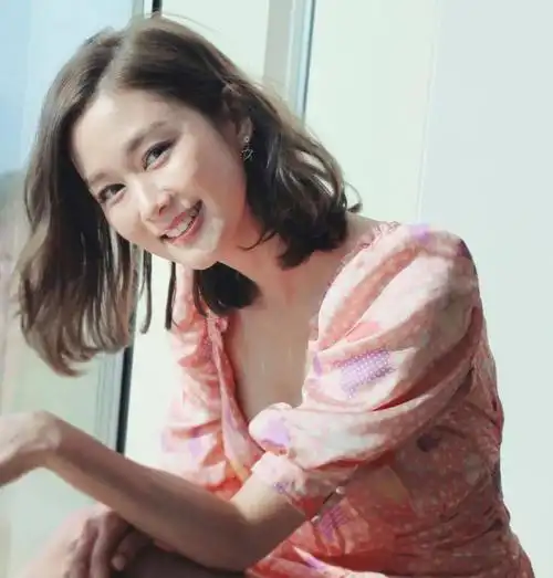 岑丽香近照被指容貌怪异网友成只人形芝娃娃咁