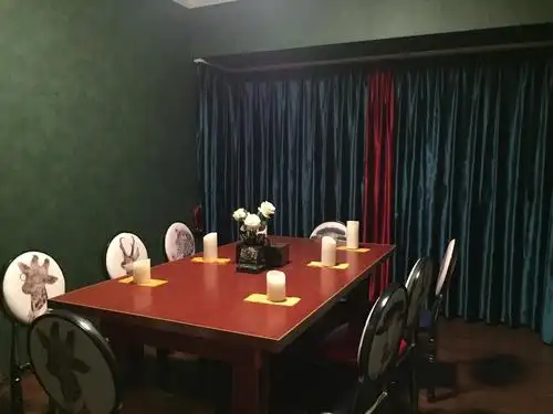 年轻人真会玩!新式桌游"剧本杀"登录北海,引起一阵风潮!