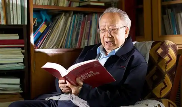 邬沧萍:解决养老难题需要全社会共同发力