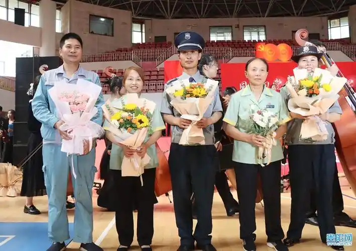 贵阳一中举办庆祝建党100周年暨2021年毕业典礼主题教育活动